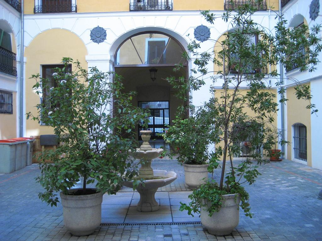 Hostal Huespedes Toledo Мадрид Екстериор снимка