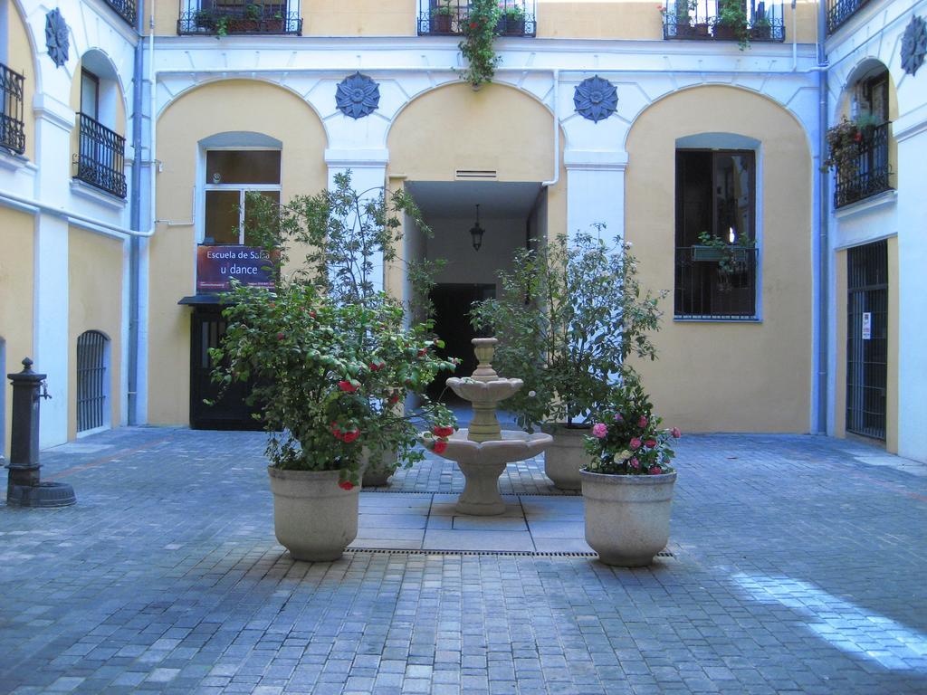 Hostal Huespedes Toledo Мадрид Екстериор снимка