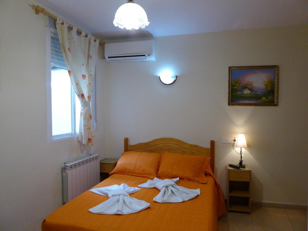 Hostal Huespedes Toledo Мадрид Стая снимка
