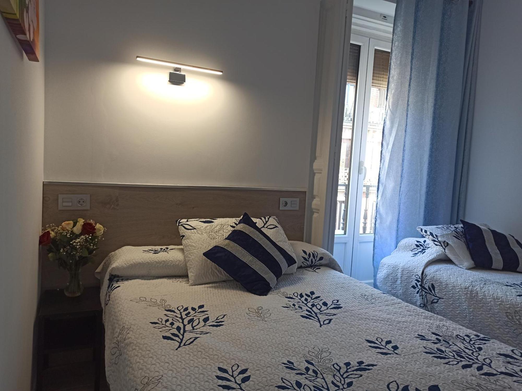 Hostal Huespedes Toledo Мадрид Екстериор снимка