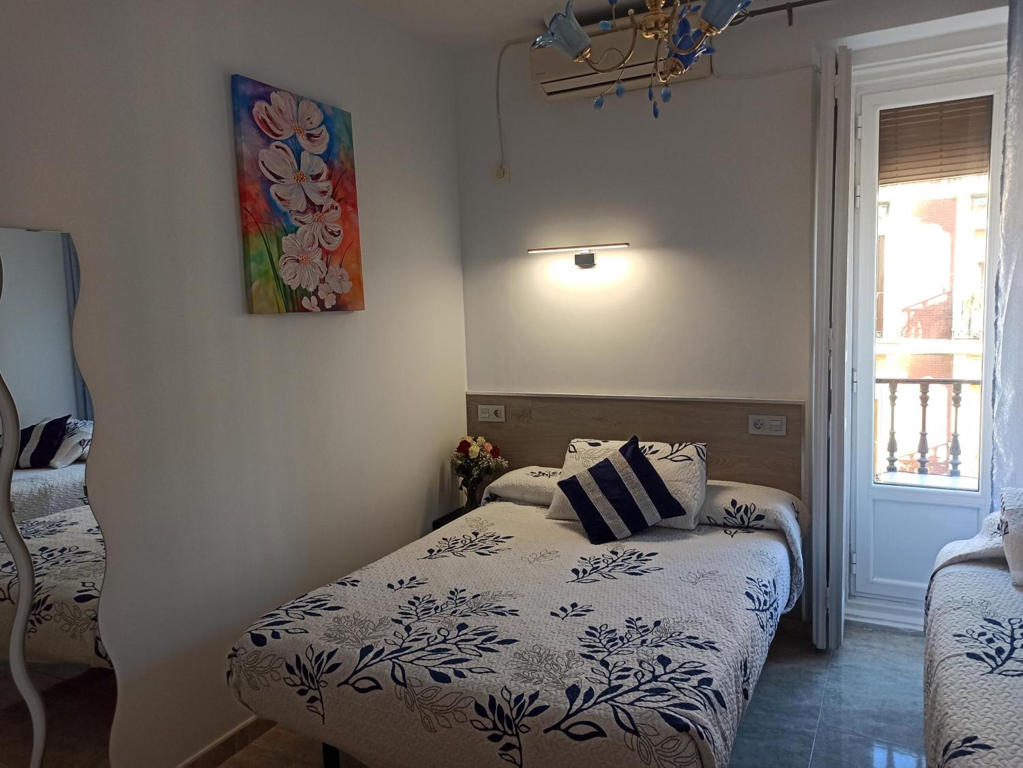 Hostal Huespedes Toledo Мадрид Екстериор снимка